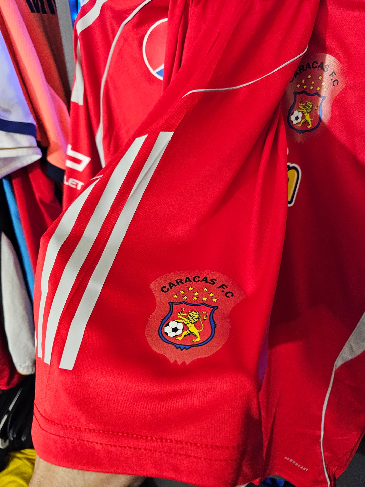 Caracas fc Remake 2010 rayas Grises us. Todos los nombres jugadores disponibles.